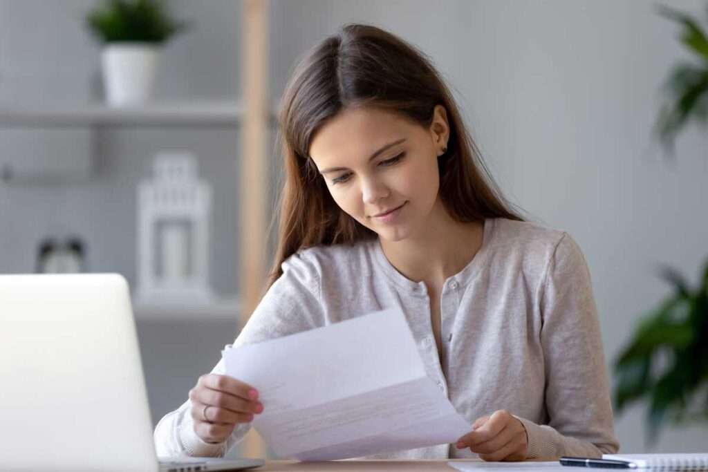 woman working with RCM streamlined mail statements