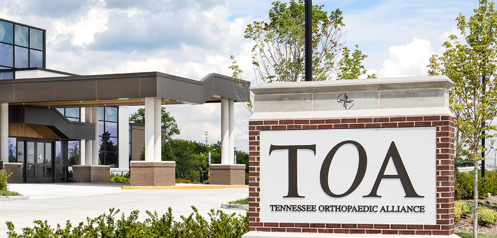 Tennessee Ortho Alliance front of building and sign
