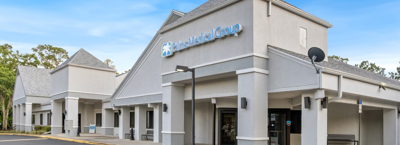 FQHC Palms Medical group facility exterior image